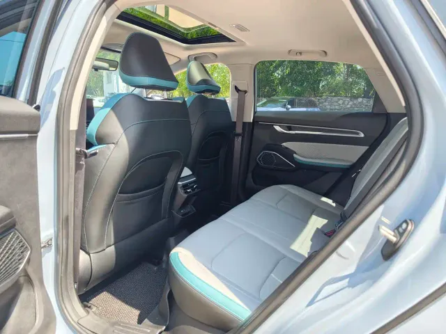 Geely Emgrand — Фото автомобиля 10