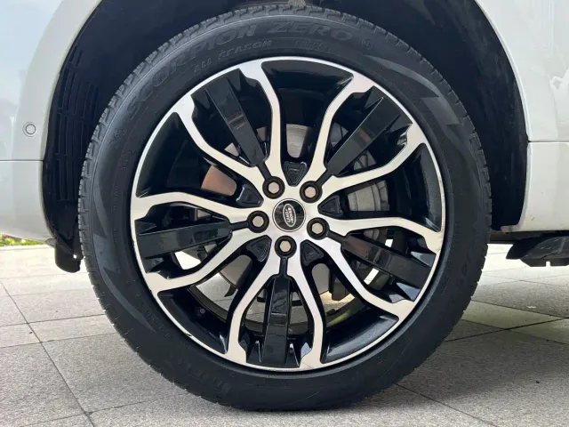 Land Rover Range Rover Sport — Фото автомобиля 15