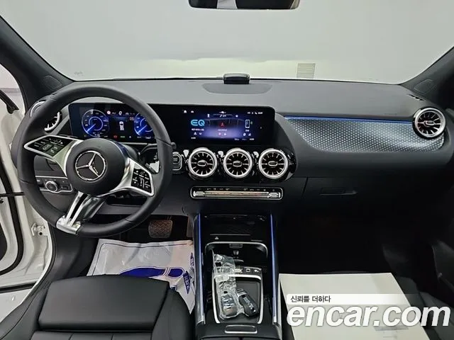 Mercedes-Benz EQA — Фото автомобиля 9