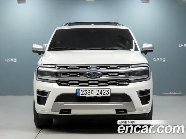 Ford Expedition — Фото автомобиля 3