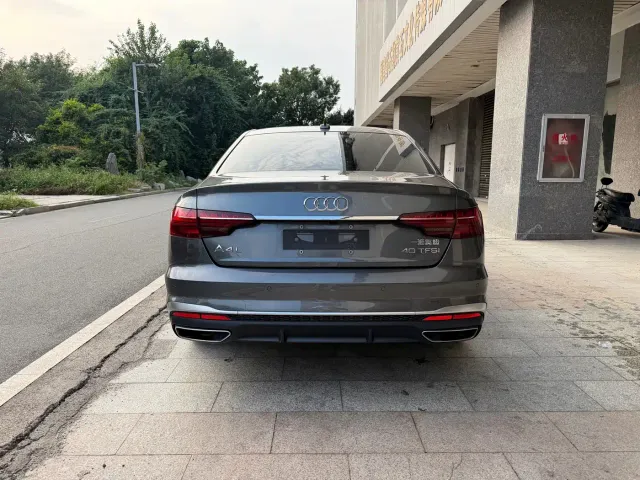 Audi A4L — Фото автомобиля 7