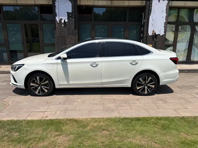 Roewe Feifan ER6 — Фото автомобиля 10