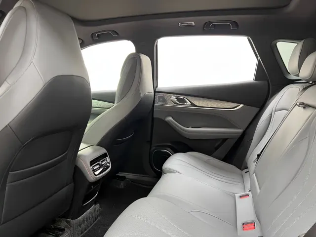 Geely Galaxy M7 — Фото автомобиля 17