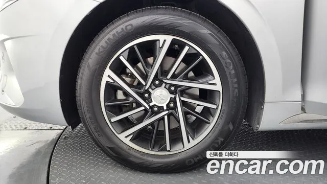 Hyundai Grandeur Новый Grandeur IG 3.0 LPi (Такси) — Фото автомобиля 5