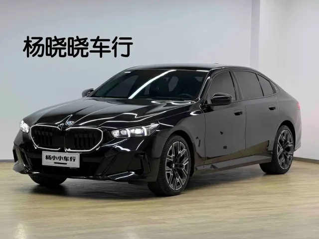 Фотография автомобиля — BMW 5 Series