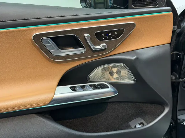 Mercedes-Benz E-Class — Фото автомобиля 16