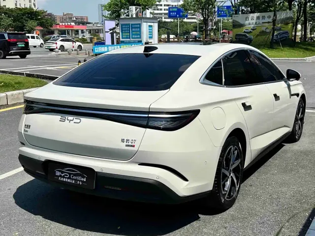 BYD Seal 07 DM-i — Фото автомобиля 10