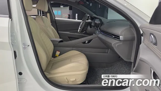 Hyundai AVANTE — Фото автомобиля 3