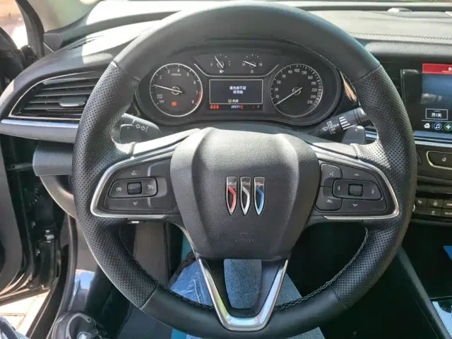 Buick Regal — Фото автомобиля 15