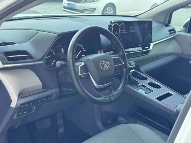 Toyota Granvia — Фото автомобиля 7