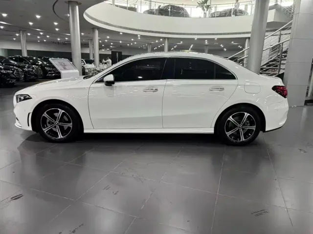 Mercedes-Benz A-Class — Фото автомобиля 2