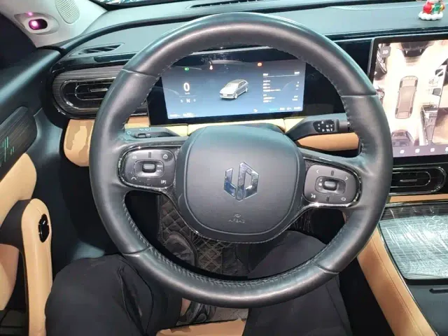 Leapmotor C11 — Фото автомобиля 10