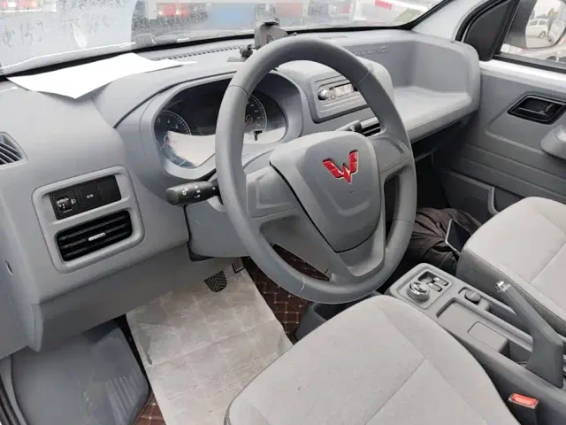Wuling Yangguang — Фото автомобиля 5