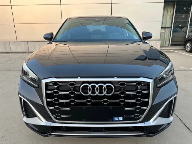 Audi Q2L — Фото автомобиля 2