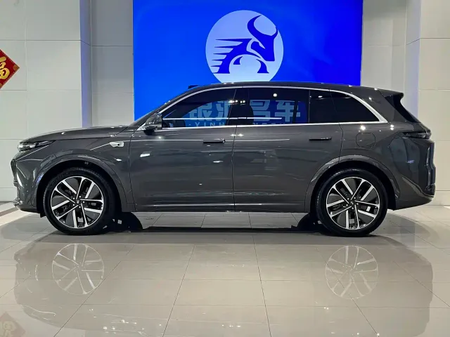 Li Auto L7 — Фото автомобиля 4