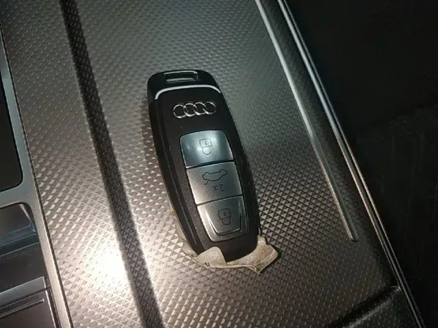 Audi A7L — Фото автомобиля 8