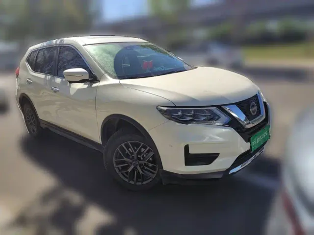 Nissan X-Trail — Фото автомобиля 3