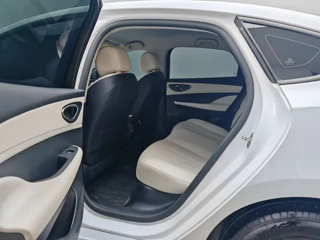BYD Seal 05 DM-i — Фото автомобиля 17