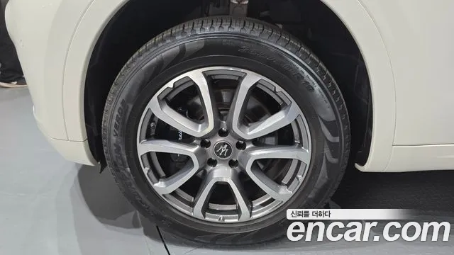 Maserati Levante — Фото автомобиля 5