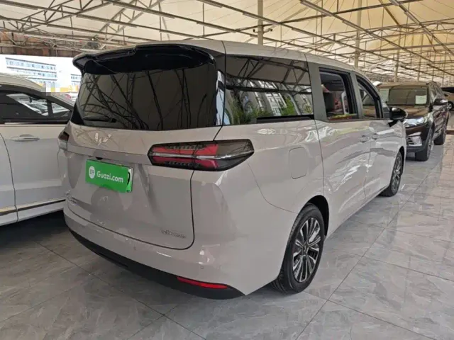 Wuling Starlight 730 — Фото автомобиля 6