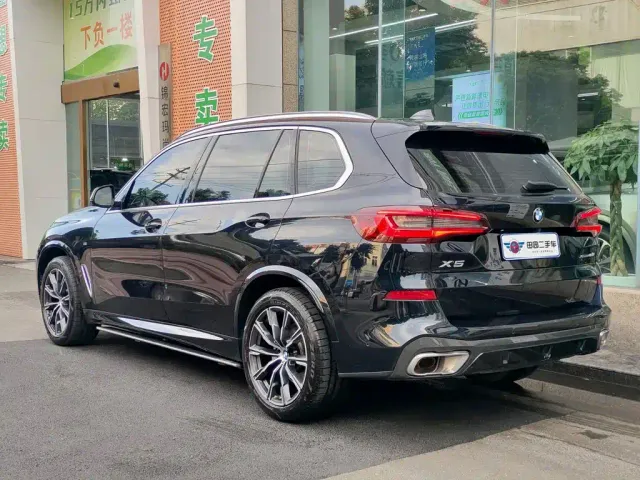 BMW X5 — Фото автомобиля 4