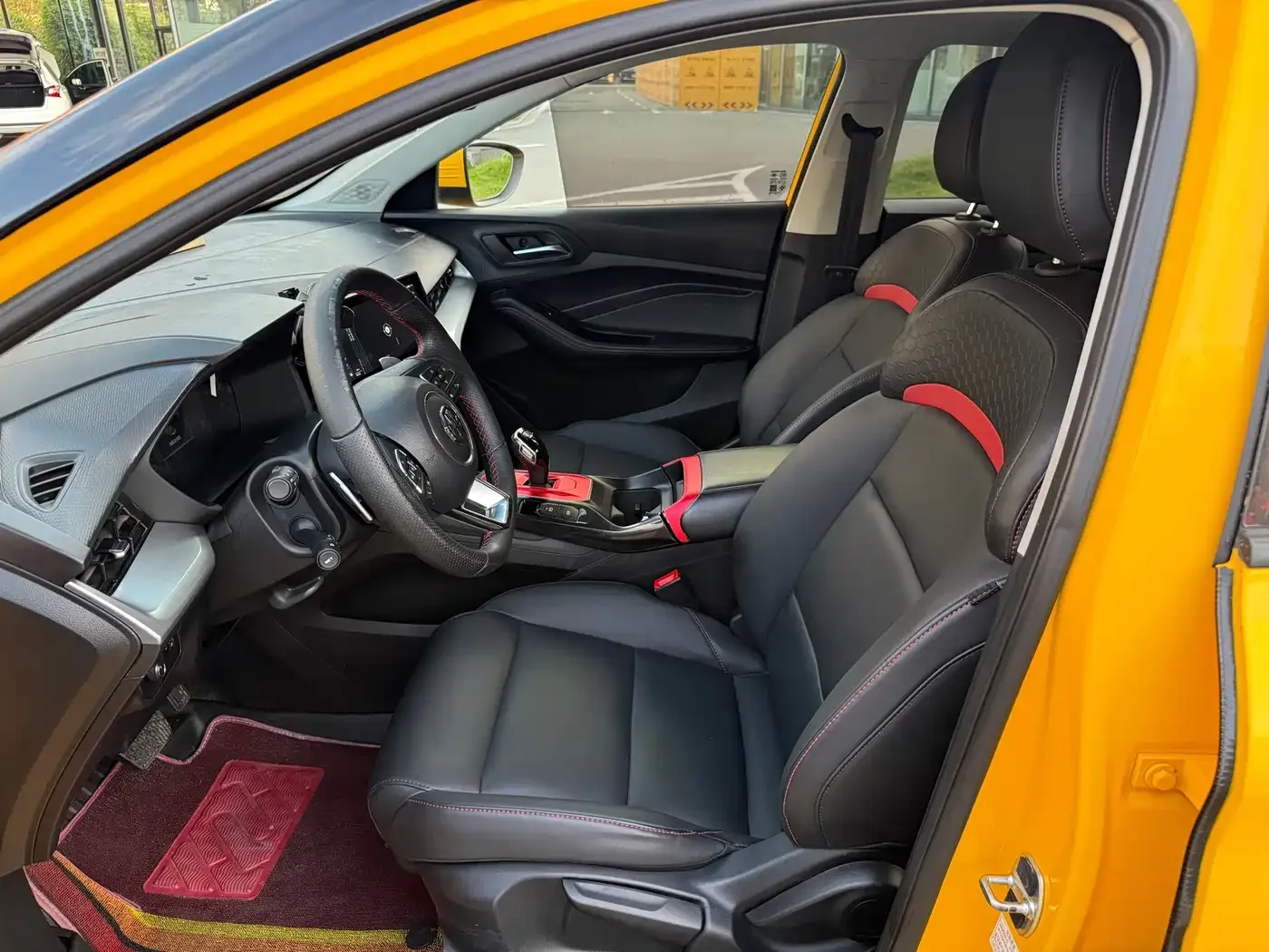 MG MG5 2021 Facelift 300TGI DCT Youth Luxury Enjoyment Edition — Фото автомобиля 4