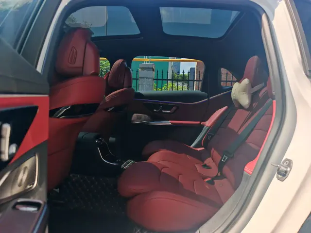 Mercedes-Benz E-Class — Фото автомобиля 5