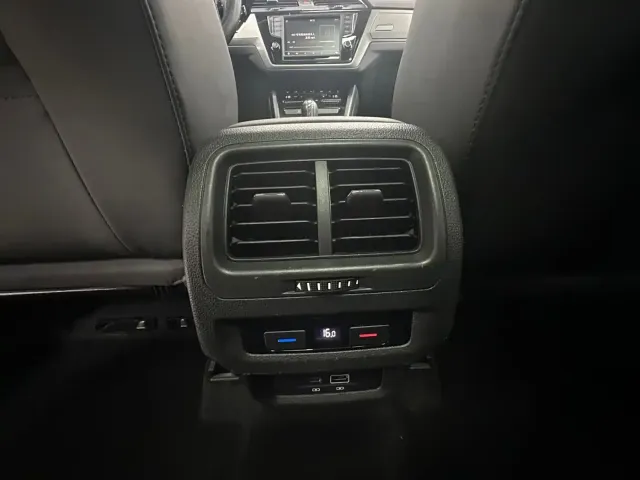 Volkswagen Touran 2021 Touran L 280TSI DSG Cross Edition 7-seater — Фото автомобиля 20