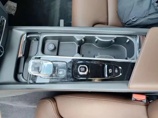 Volvo S60 — Фото автомобиля 10