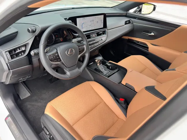 Lexus ES — Фото автомобиля 12