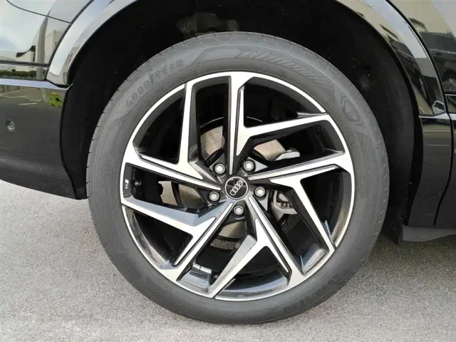 Audi Q6L e-tron — Фото автомобиля 19