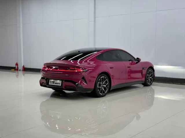 Xiaomi SU7 — Фото автомобиля 10