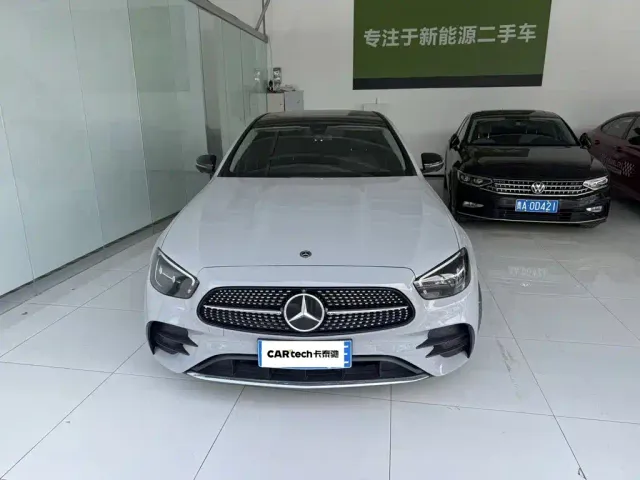 Mercedes-Benz E-Class — Фото автомобиля 2