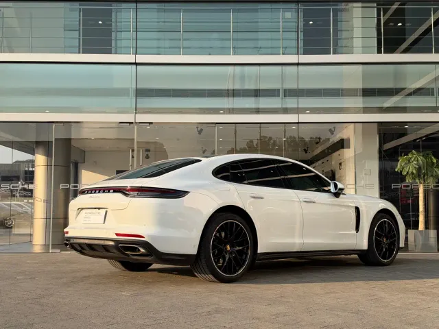 Porsche Panamera — Фото автомобиля 4