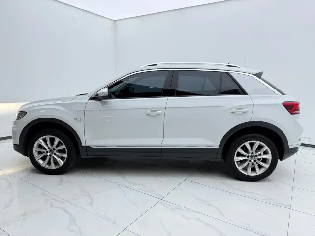 Volkswagen T-Roc — Фото автомобиля 3