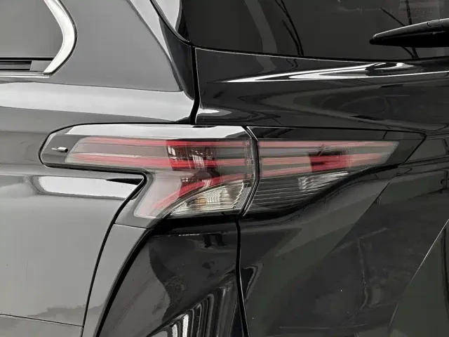 Toyota Sienna — Фото автомобиля 30