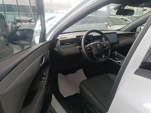 BYD Qin PLUS — Фото автомобиля 15