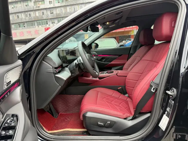 BMW 5 Series — Фото автомобиля 7