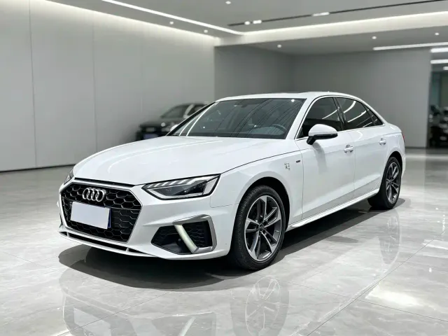 Фотография автомобиля — Audi A4L