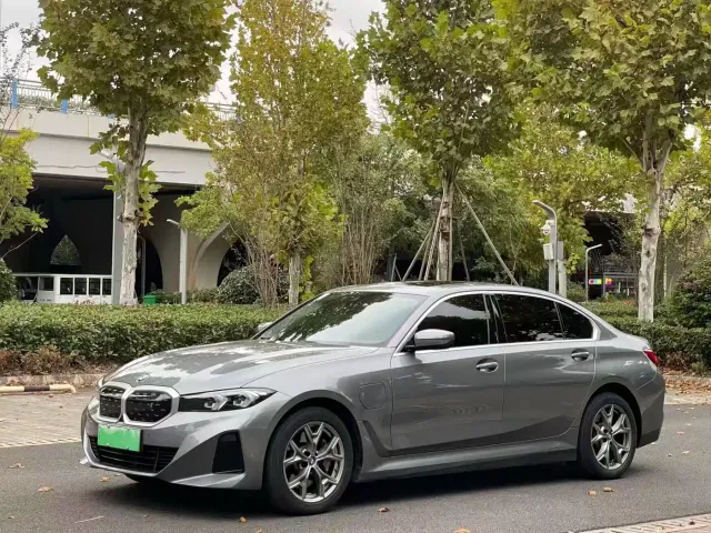 Фотография автомобиля — BMW i3