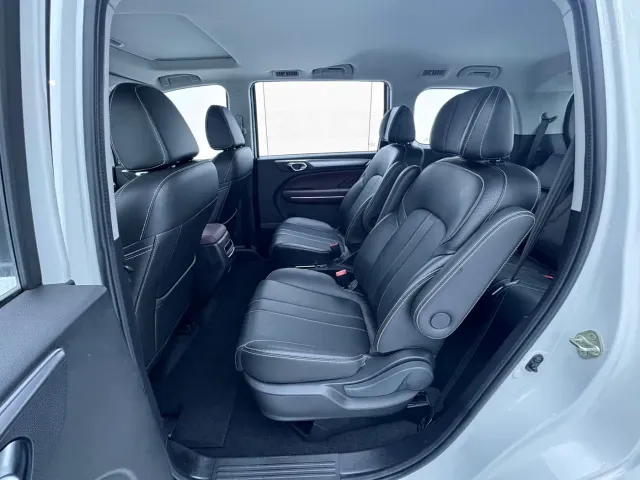 GAC Trumpchi M6 — Фото автомобиля 10