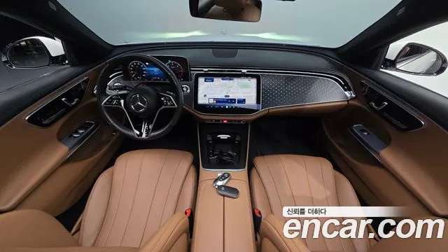 Mercedes-Benz E-Class — Фото автомобиля 4