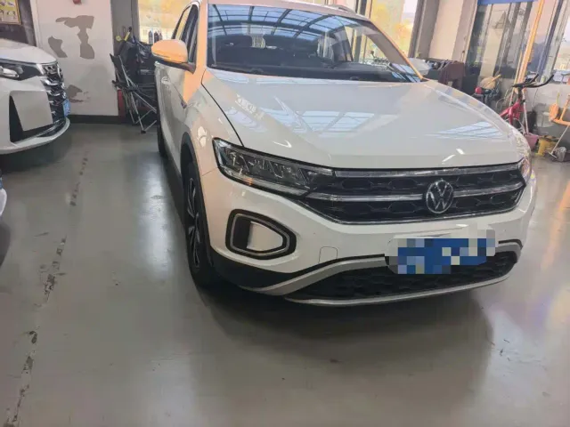 Volkswagen T-Roc — Фото автомобиля 3