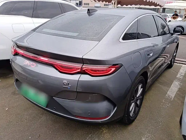 BYD Qin L — Фото автомобиля 6