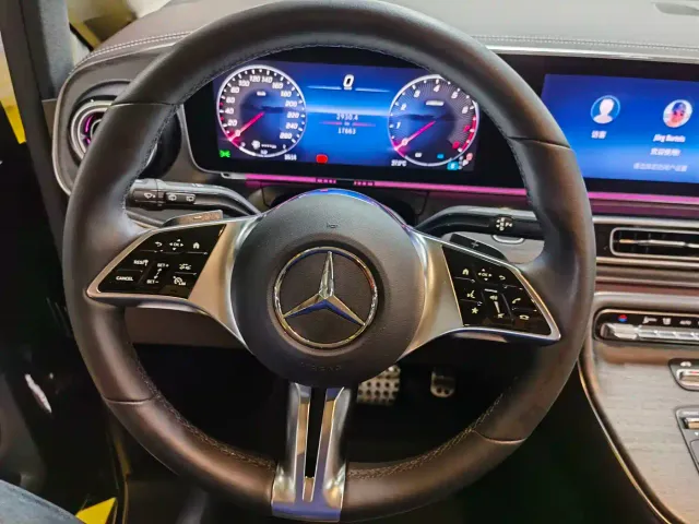 Mercedes-Benz V-Class — Фото автомобиля 16