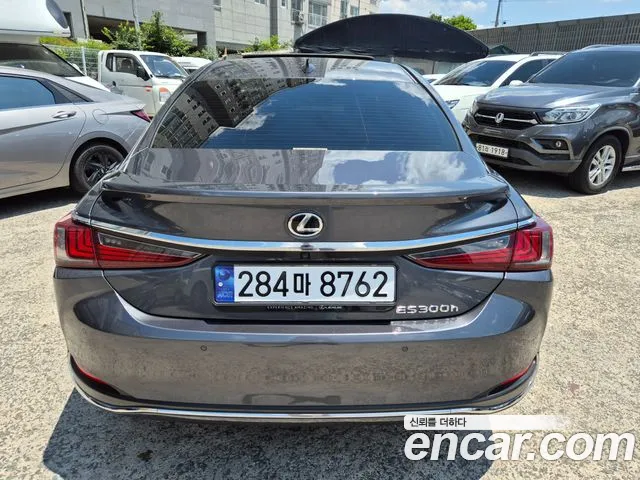 Lexus ES — Фото автомобиля 5