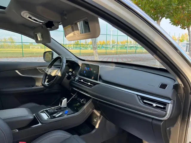 Chery Tiggo 8 — Фото автомобиля 12