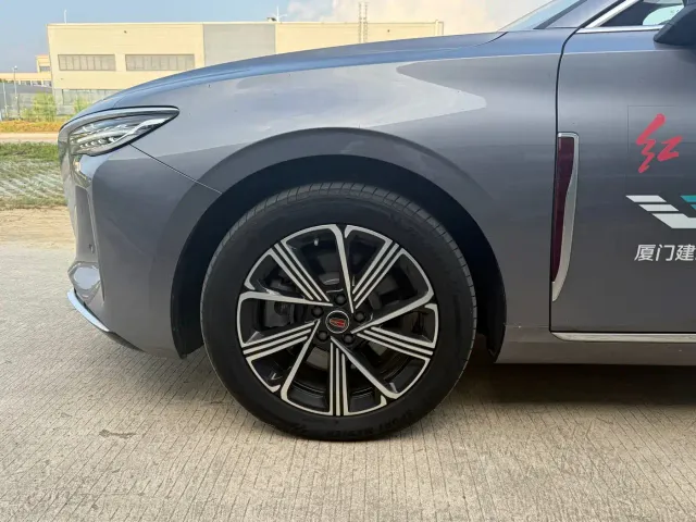 Hongqi H5 PHEV — Фото автомобиля 7