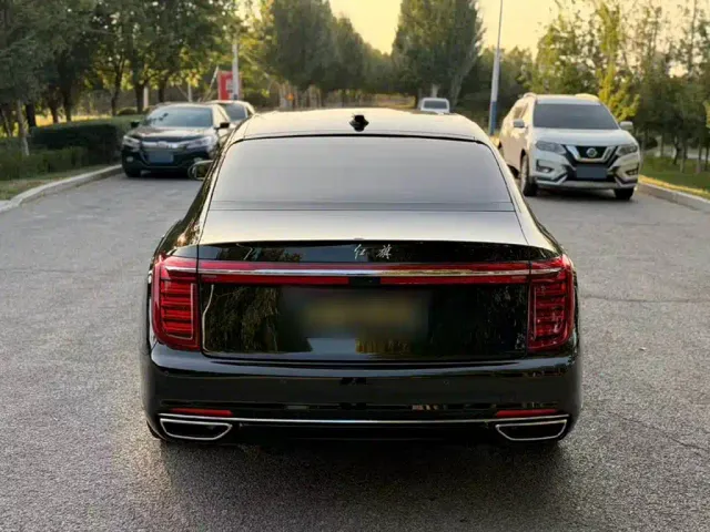 Hongqi H9 — Фото автомобиля 10