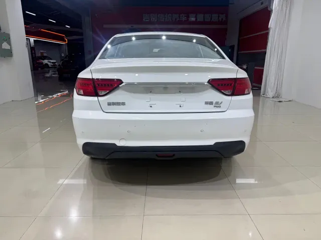 Geely Emgrand — Фото автомобиля 3